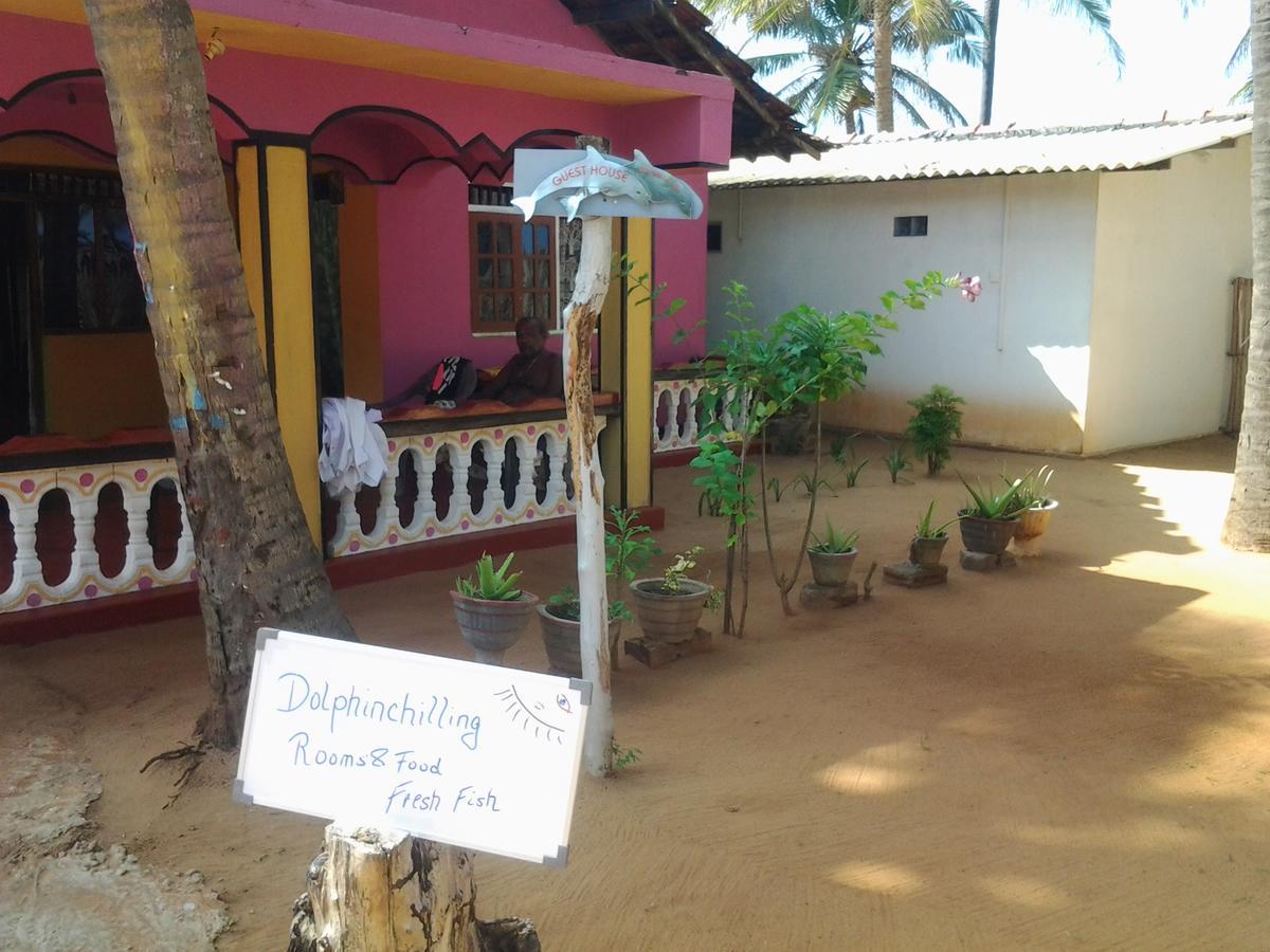 Dolphinchilling Hotel Alankuda Exterior photo